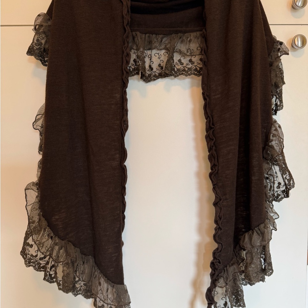 Fredd + BashaBron Knit Scarf With Matching Lace